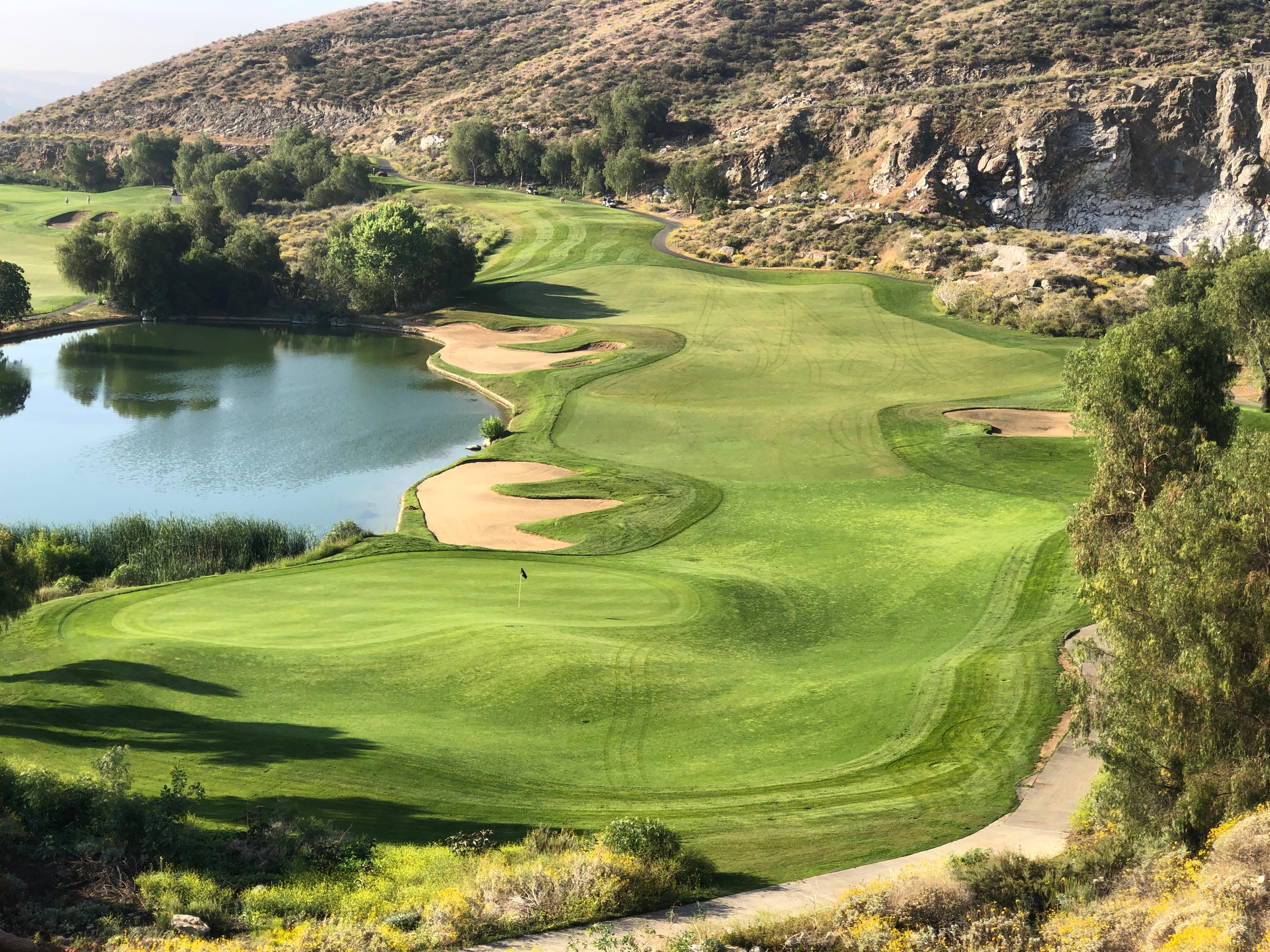 Oak Quarry, Riverside, California Golf course information and reviews.